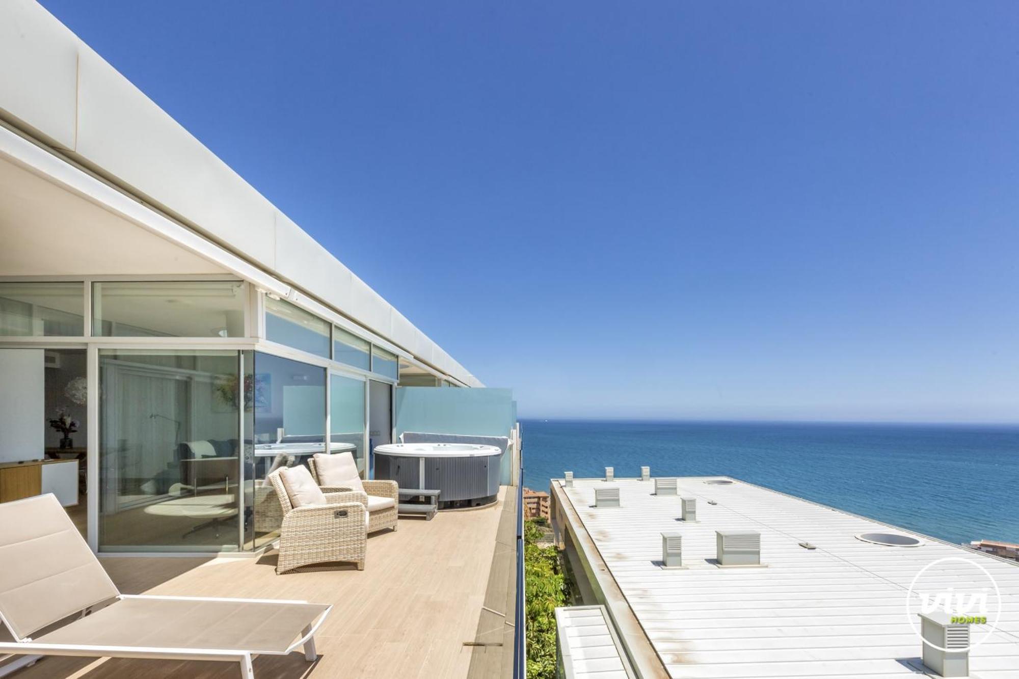 Huoneisto Vivi Homes - Nova Pool, Terrace & Sea View *