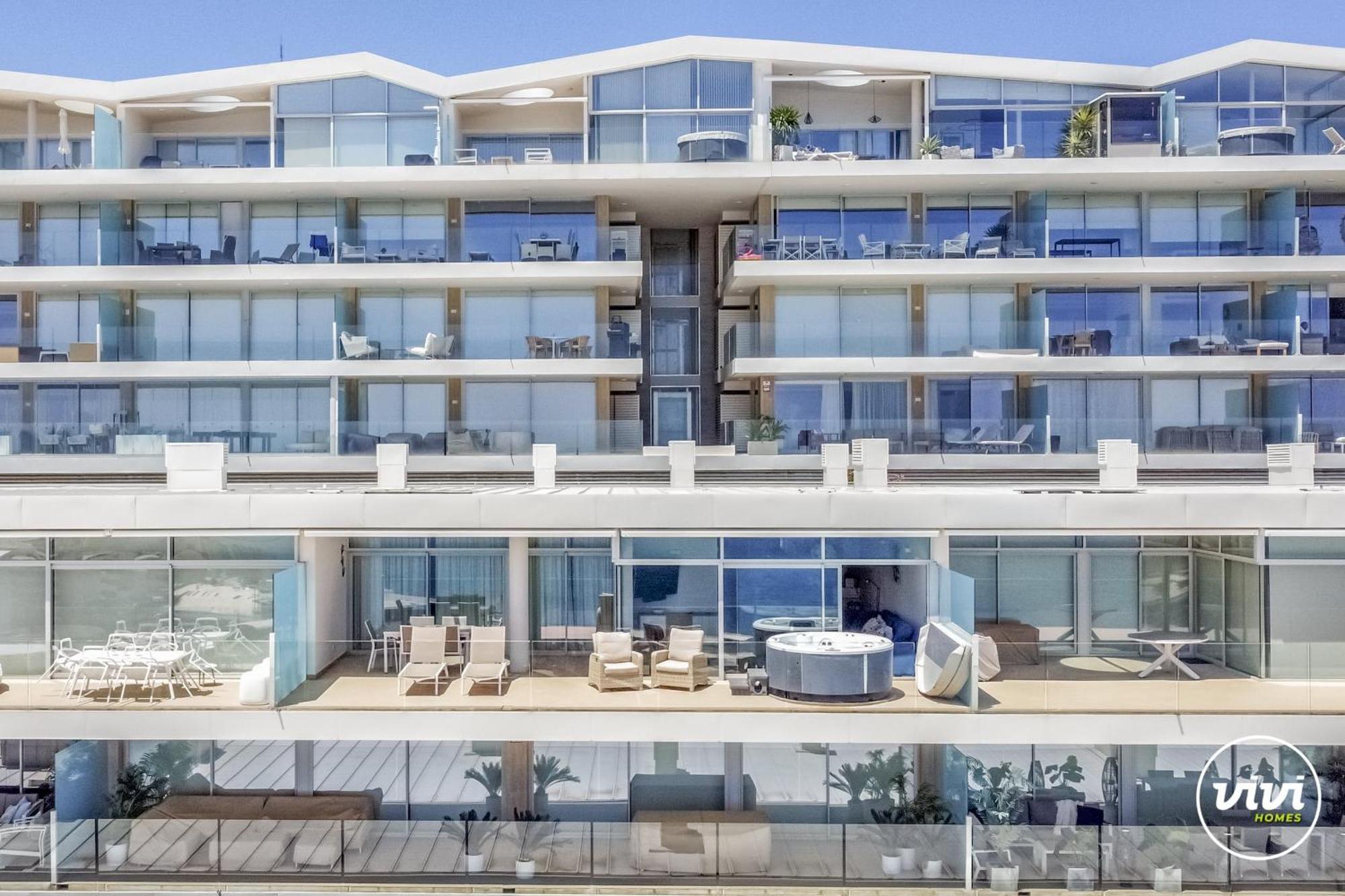 Huoneisto Vivi Homes - Nova Pool, Terrace & Sea View